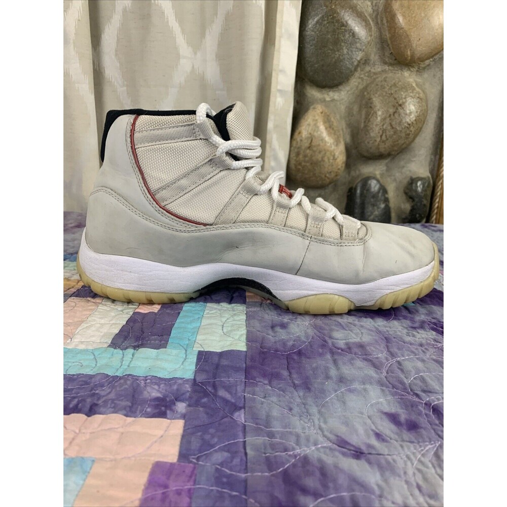 Jordan 11 Retro Platinum Tint 2018 pre-owned Size 11 - Picture 7 of 16